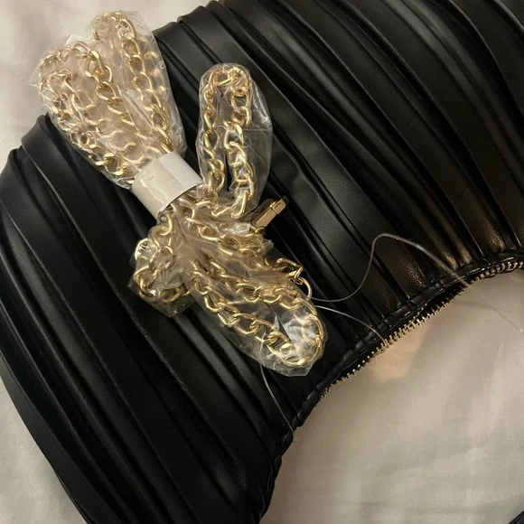Black Pleated Women's Bag - Picture 5 of 6
